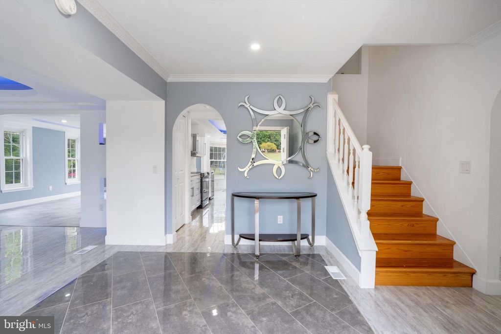 Image 7 of property listing at 19 TWIN SPRINGS DR, Fredericksburg, VA 22407