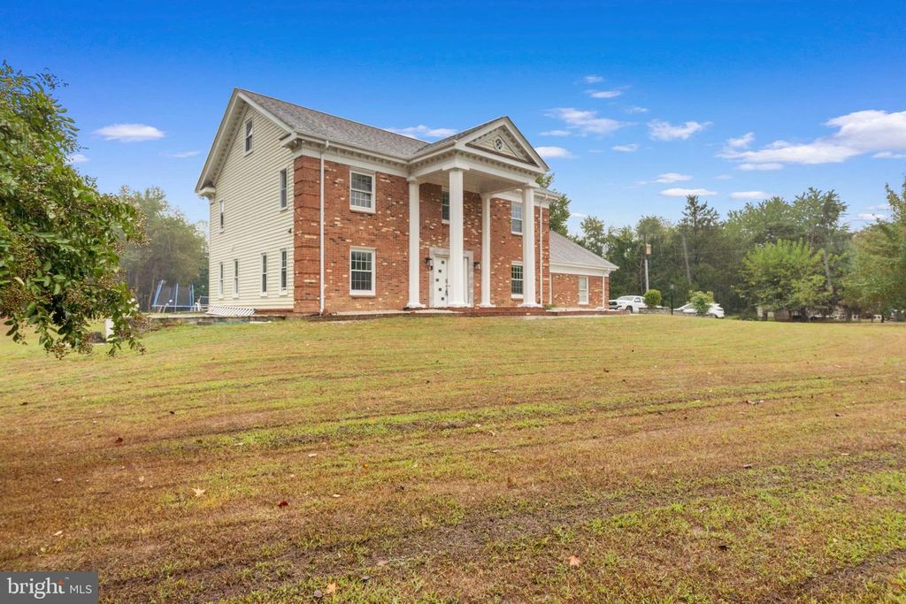 Image 74 of property listing at 19 TWIN SPRINGS DR, Fredericksburg, VA 22407