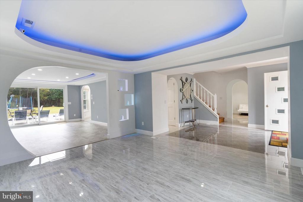 Image 9 of property listing at 19 TWIN SPRINGS DR, Fredericksburg, VA 22407