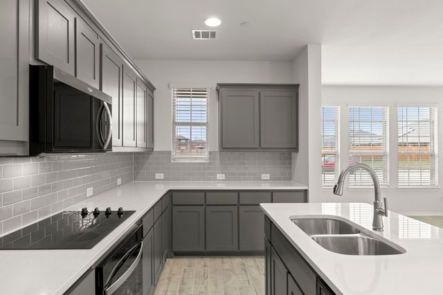 4511 Avion Drive, Sanger, TX 76266