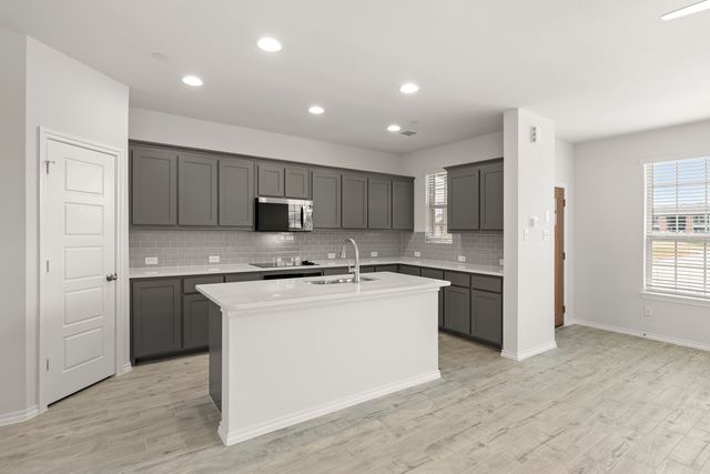 4511 Avion Drive, Sanger, TX 76266