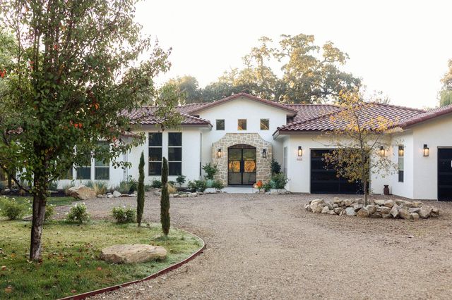 1316 Trails Way, Modesto, CA 95357