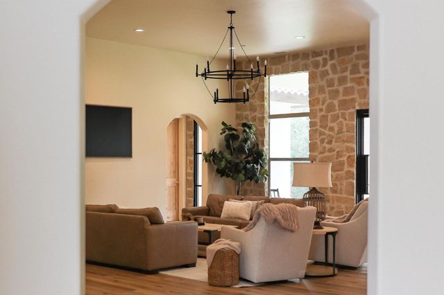 1316 Trails Way, Modesto, CA 95357