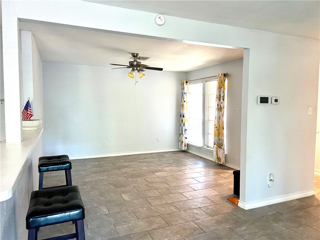 1737 Denver St, Portland, TX 78374 — photo 5