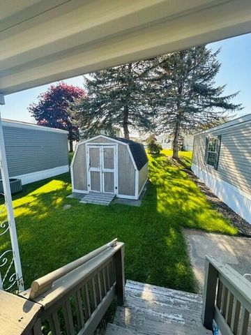 411 Woodview Drive, Montcalm Twp, MI 48838
