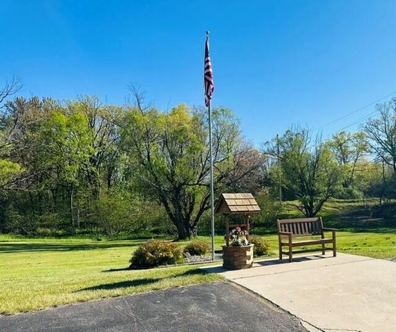 411 Woodview Drive, Montcalm Twp, MI 48838