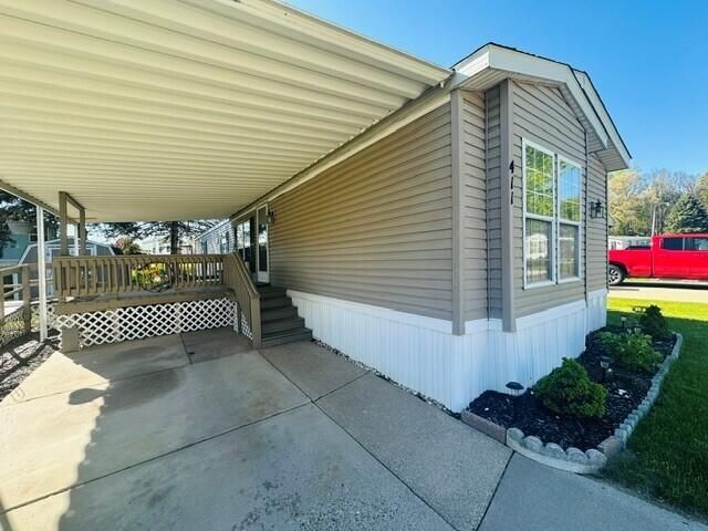 411 Woodview Drive, Montcalm Twp, MI 48838