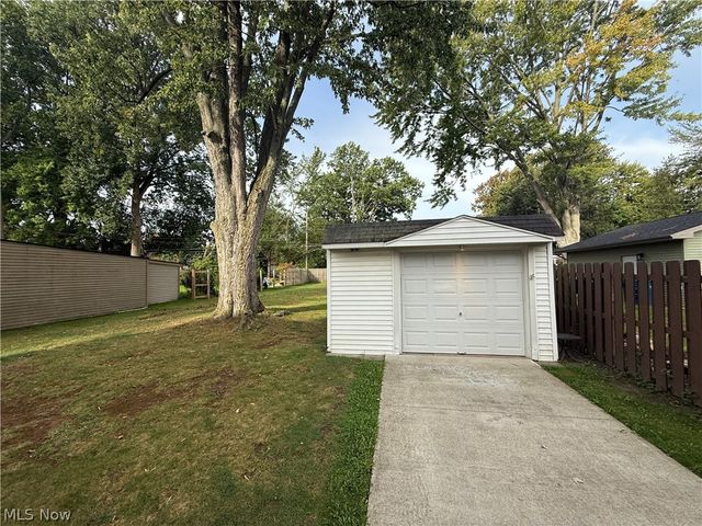 4588 W 227th Street, Fairview Park, OH 44126