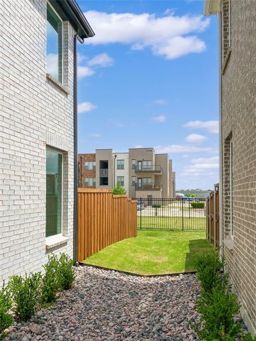 3740 Pierce Lane, Grand Prairie, TX 75052