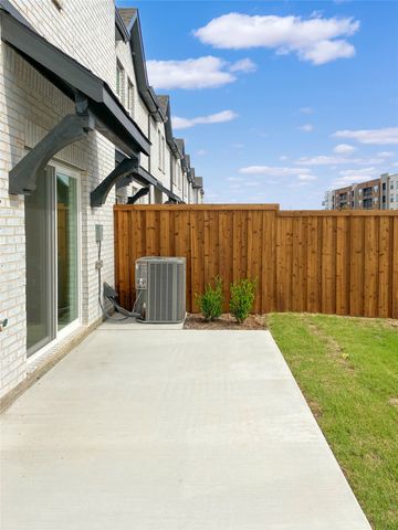 3740 Pierce Lane, Grand Prairie, TX 75052