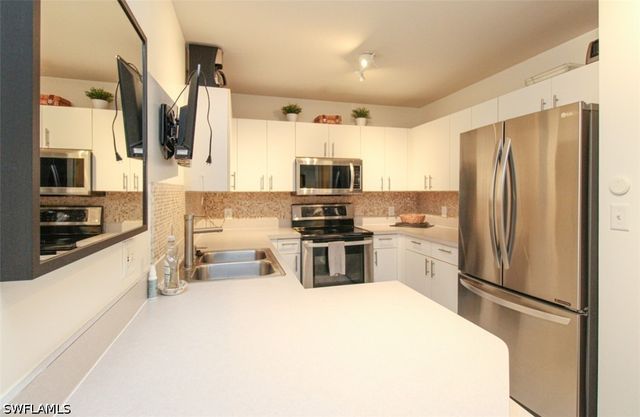 519 Roma CT 3-208, Naples, FL 34110