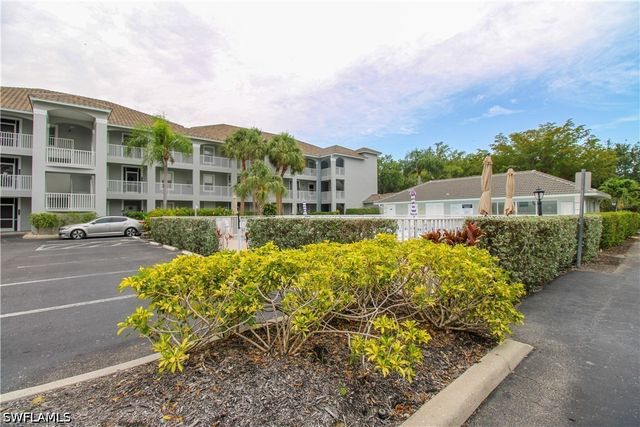 519 Roma CT 3-208, Naples, FL 34110