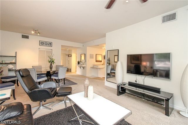 519 Roma CT 3-208, Naples, FL 34110