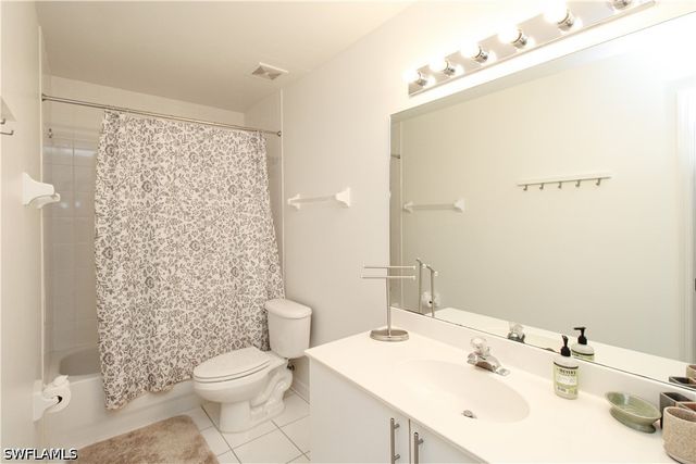 519 Roma CT 3-208, Naples, FL 34110