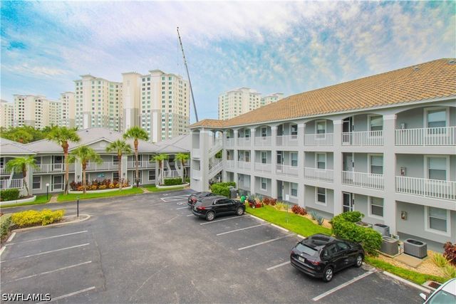 519 Roma CT 3-208, Naples, FL 34110
