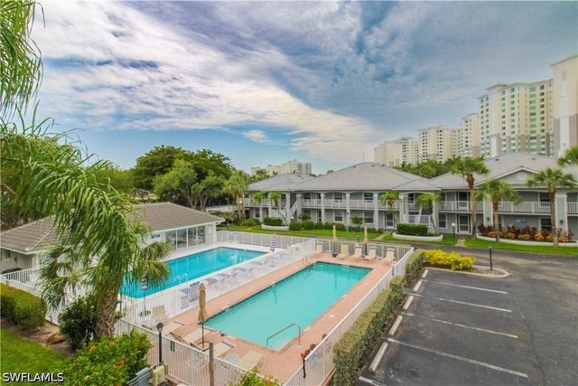519 Roma CT 3-208, Naples, FL 34110