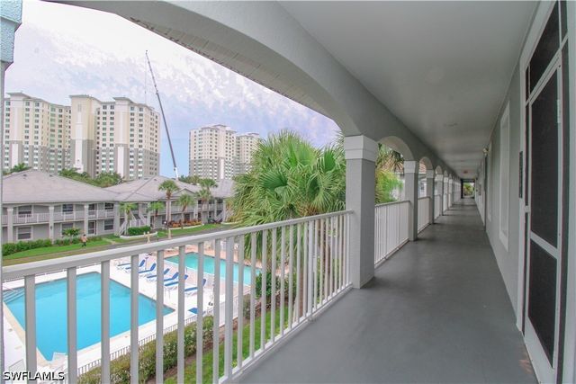 519 Roma CT 3-208, Naples, FL 34110