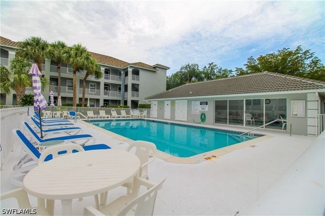 519 Roma CT 3-208, Naples, FL 34110