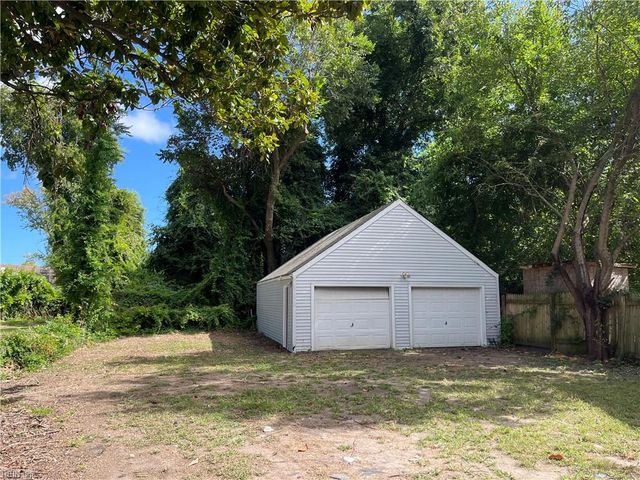 52 W Little Back River RD, Hampton, VA 23669