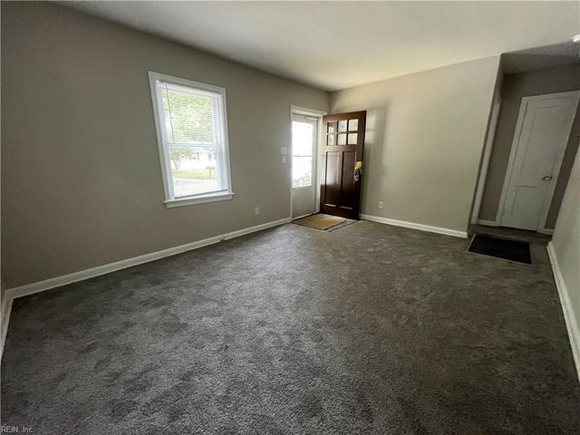 52 W Little Back River RD, Hampton, VA 23669