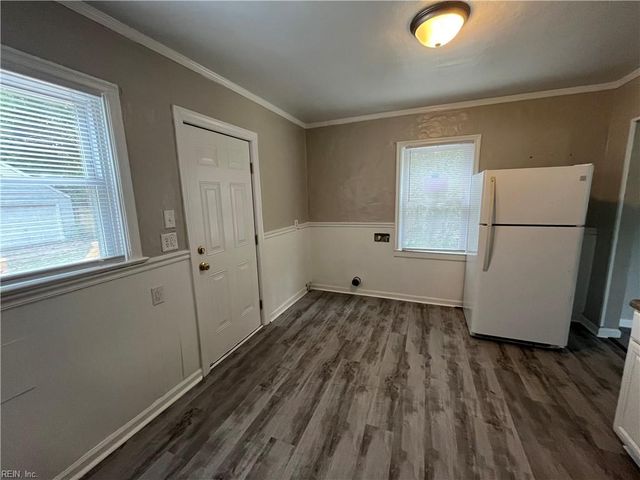 52 W Little Back River RD, Hampton, VA 23669
