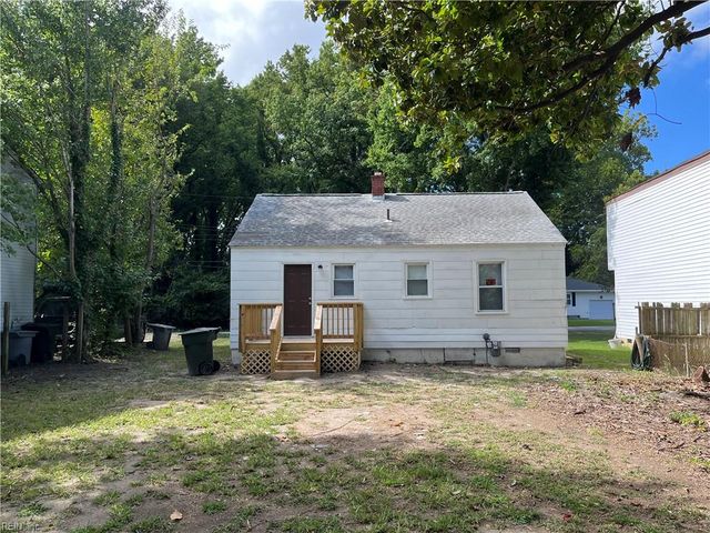 52 W Little Back River RD, Hampton, VA 23669