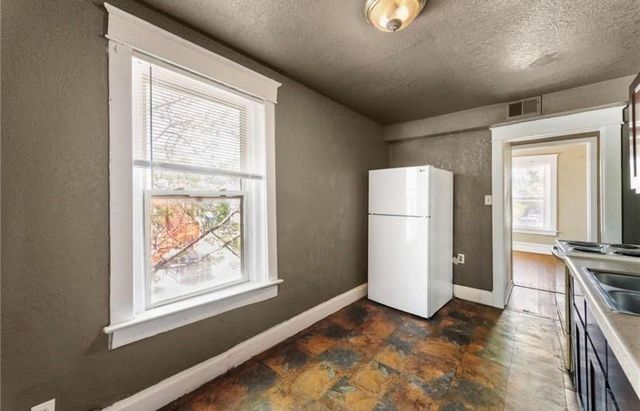 1115 E 41st Street, Kansas City, MO 64110