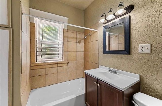 1115 E 41st Street, Kansas City, MO 64110