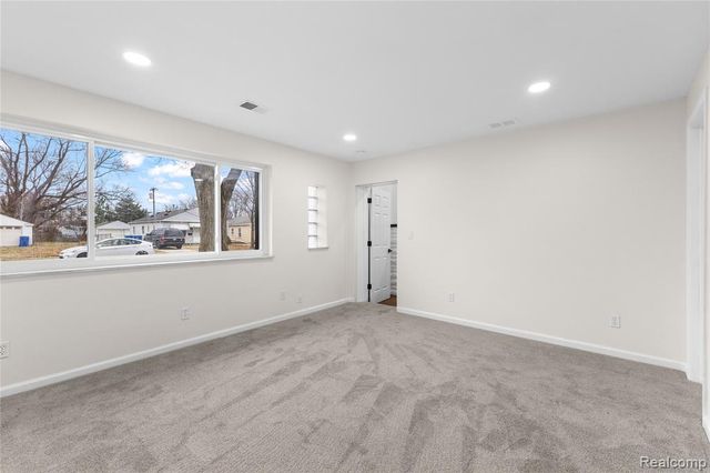 22513 Heussner Avenue, Warren, MI 48089