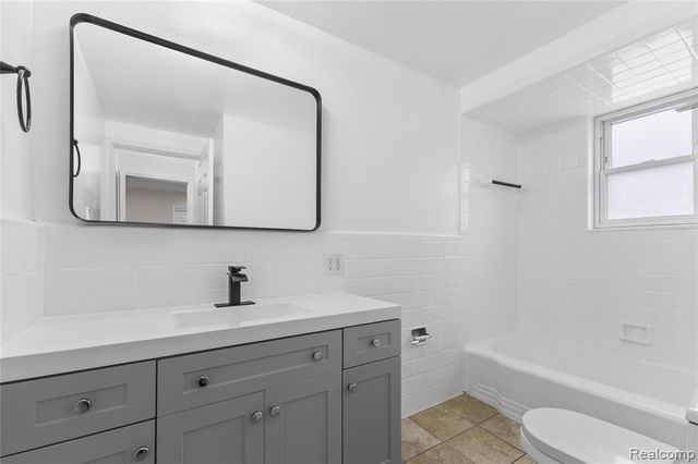 22513 Heussner Avenue, Warren, MI 48089