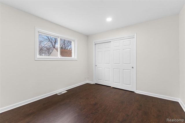 22513 Heussner Avenue, Warren, MI 48089