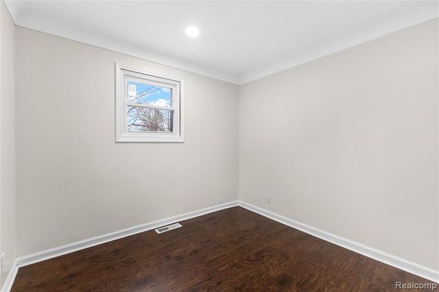 22513 Heussner Avenue, Warren, MI 48089