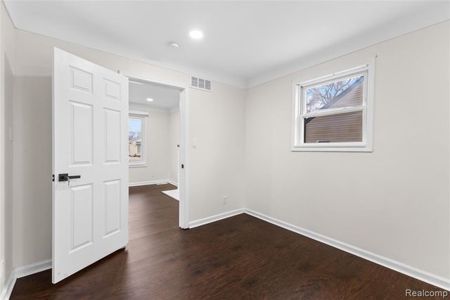 22513 Heussner Avenue, Warren, MI 48089