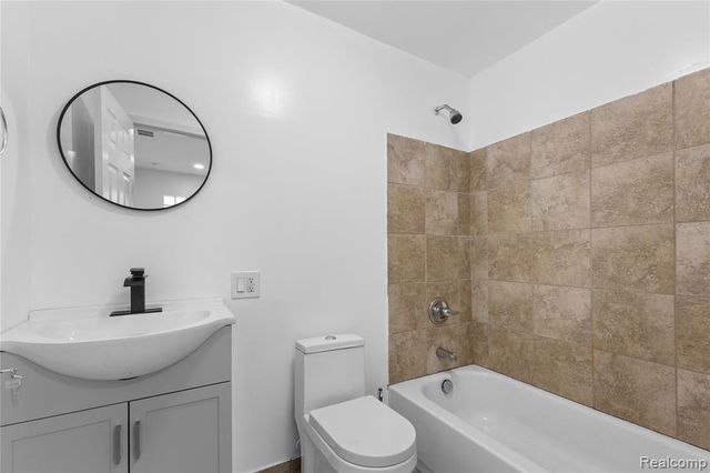 22513 Heussner Avenue, Warren, MI 48089