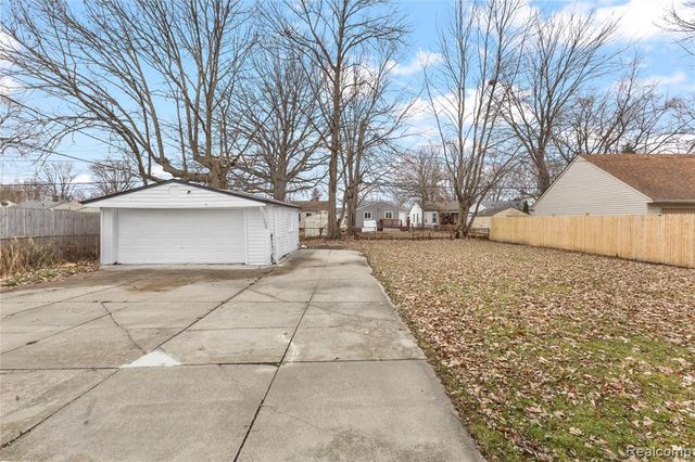 22513 Heussner Avenue, Warren, MI 48089