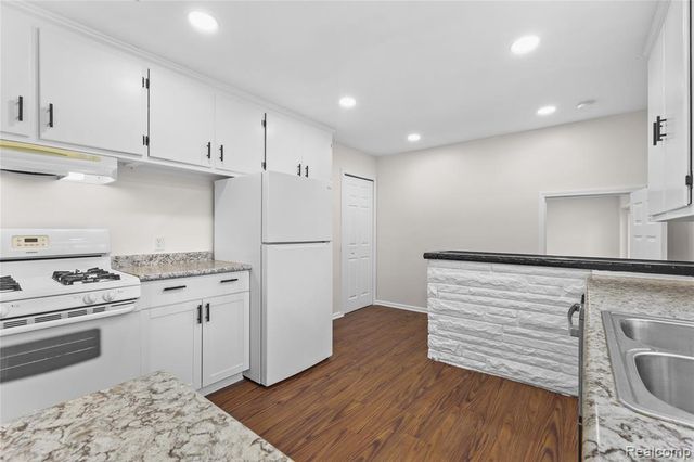 22513 Heussner Avenue, Warren, MI 48089