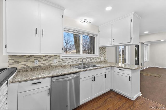 22513 Heussner Avenue, Warren, MI 48089