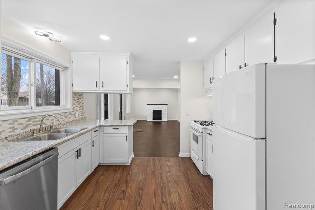 22513 Heussner Avenue, Warren, MI 48089