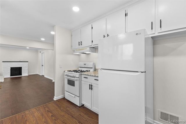 22513 Heussner Avenue, Warren, MI 48089