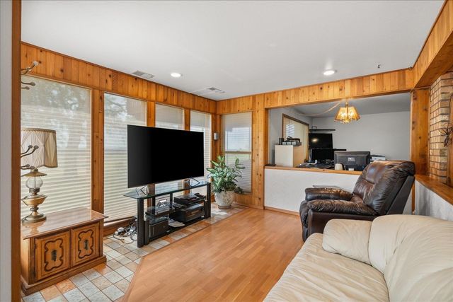 15927 E MACMAHAN Rd, Spokane, WA 99217