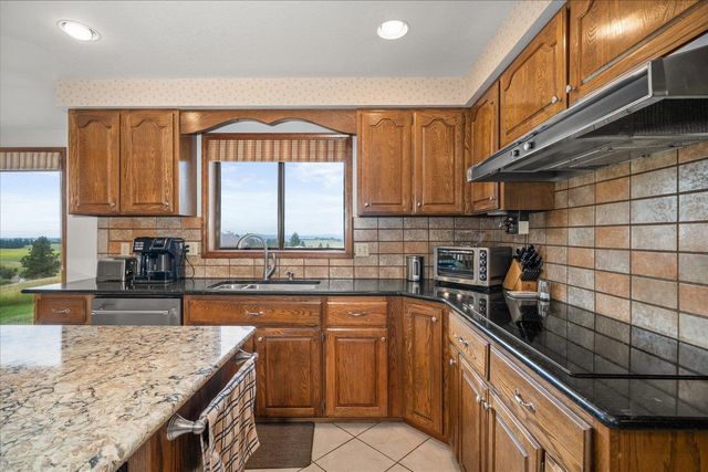 15927 E MACMAHAN Rd, Spokane, WA 99217