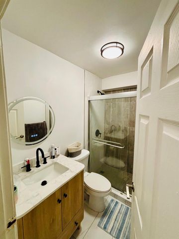 8000 NW 74th Ter, Tamarac, FL 33321