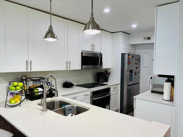 8000 NW 74th Ter, Tamarac, FL 33321