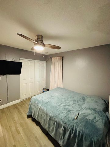 8000 NW 74th Ter, Tamarac, FL 33321