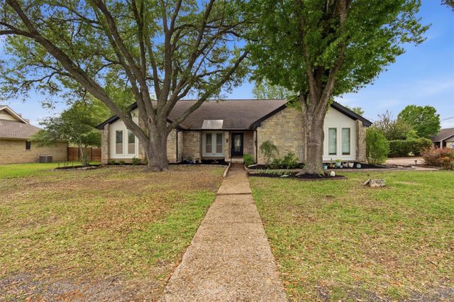 201 Towhee DR, Buda, TX 78610