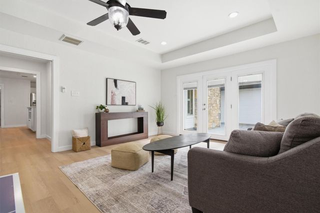 201 Towhee DR, Buda, TX 78610