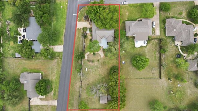 201 Towhee DR, Buda, TX 78610