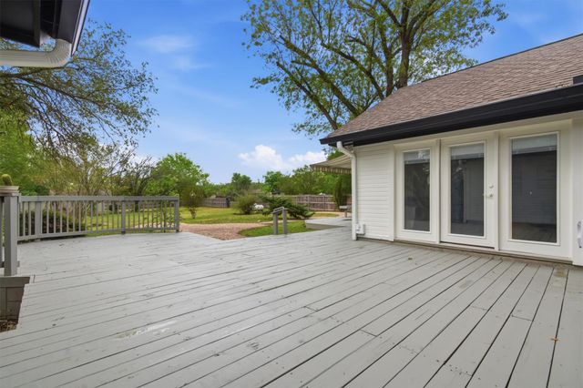201 Towhee DR, Buda, TX 78610