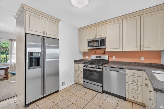 2337 E LOGAN CIR, Salt Lake City, UT 84108