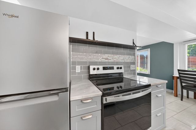2337 E LOGAN CIR, Salt Lake City, UT 84108
